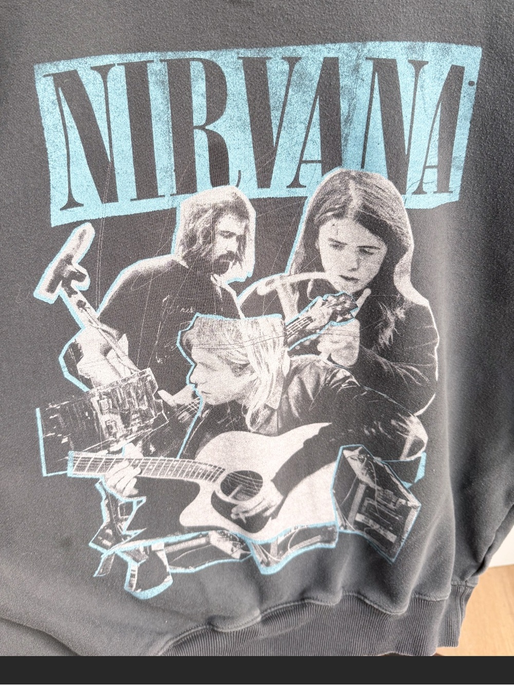 American Eagle Nirvana Sweatshirt Grey Blue Graphic Crewneck Oversized Slouchy M - Picture 5 of 10